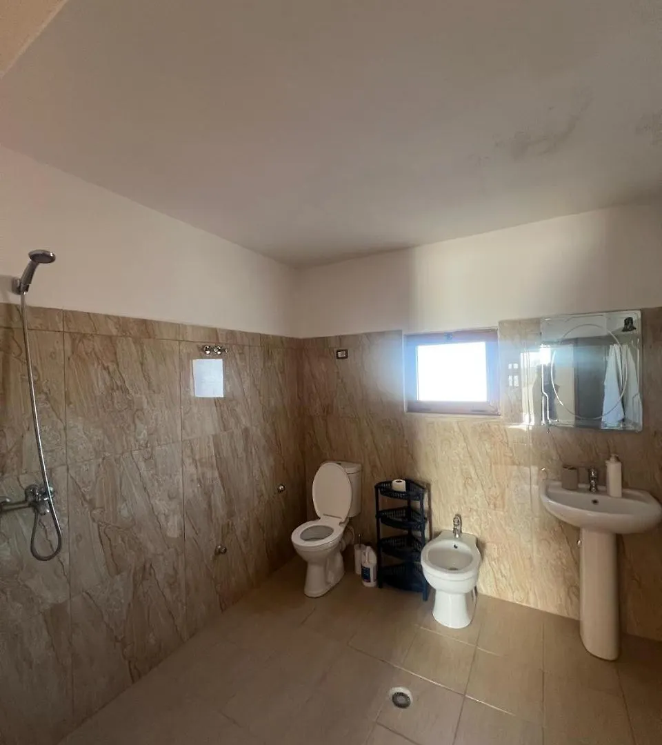 Appartement Bert-House Close To The Sea Lezhë Albanië